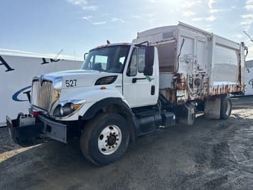 Main image International 7400